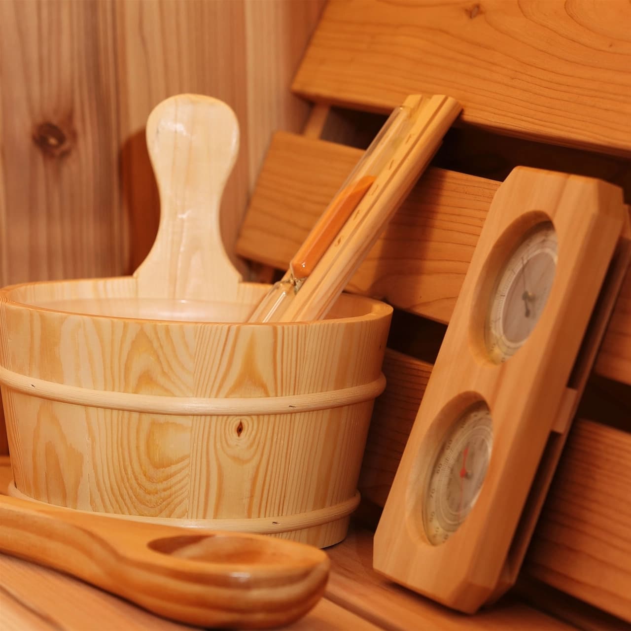 Aleko 6 Person 6 kW Rustic Cedar Shingle Outdoor Barrel Sauna - Image 11