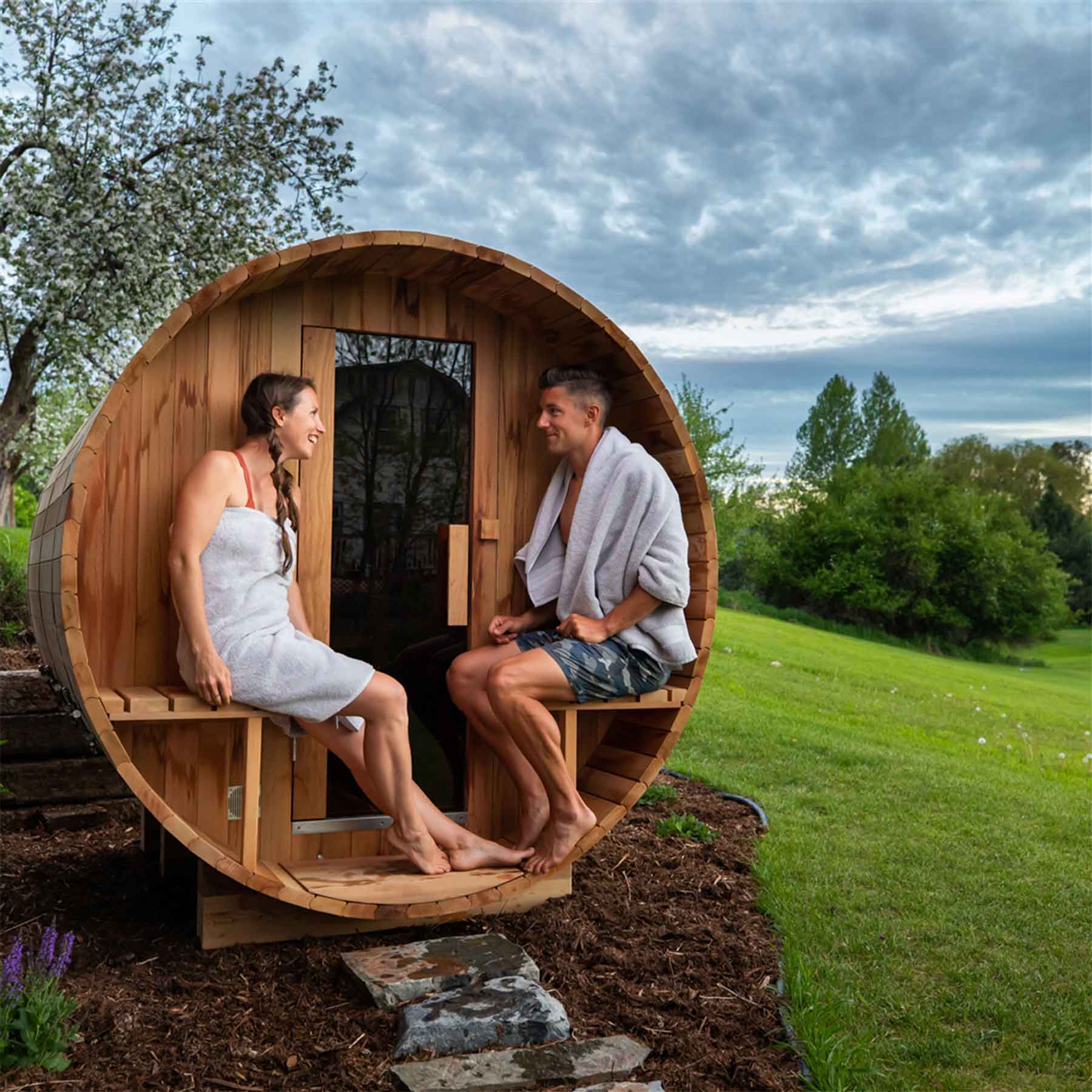 Aleko 8 Person 9 kW Red Cedar Outdoor and Indoor Barrel Sauna - Image 5